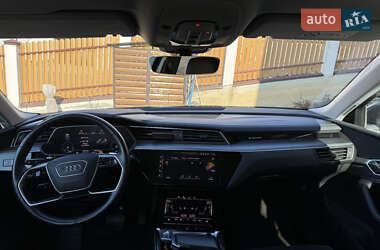Внедорожник / Кроссовер Audi e-tron 2019 в 