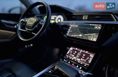 Внедорожник / Кроссовер Audi e-tron 2020 в 
