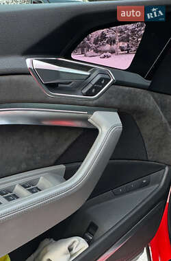 Внедорожник / Кроссовер Audi e-tron 2020 в 
