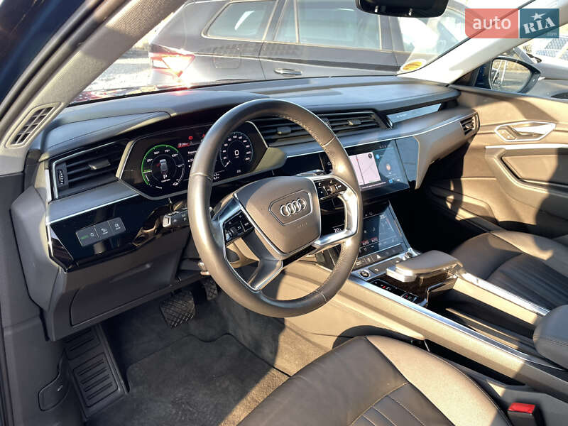 Позашляховик / Кросовер Audi e-tron 2021 в Львові