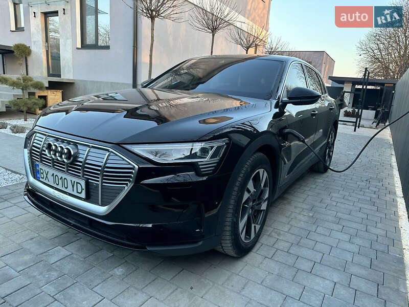 Позашляховик / Кросовер Audi e-tron 2020 в 
