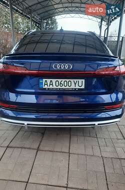 Внедорожник / Кроссовер Audi e-tron 2021 в 