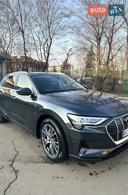 Внедорожник / Кроссовер Audi e-tron 2019 в 