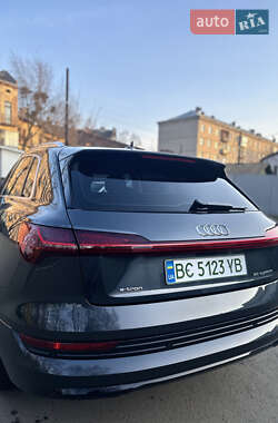 Внедорожник / Кроссовер Audi e-tron 2019 в 