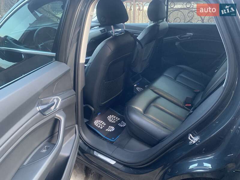 Внедорожник / Кроссовер Audi e-tron 2019 в Львове фото 17 Внедорожник / Кроссовер Audi e-tron 2019 в Львове