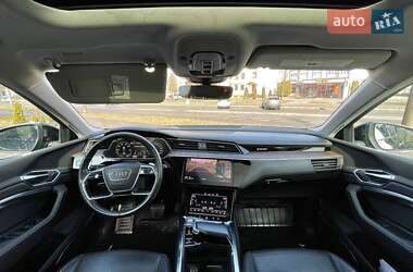Внедорожник / Кроссовер Audi e-tron 2019 в 