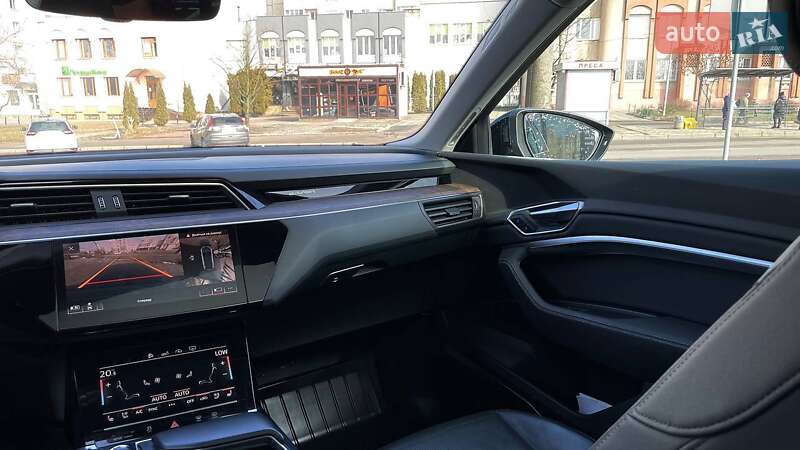 Внедорожник / Кроссовер Audi e-tron 2019 в Львове