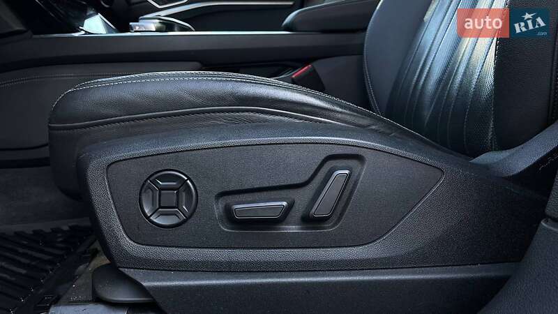 Внедорожник / Кроссовер Audi e-tron 2019 в Львове