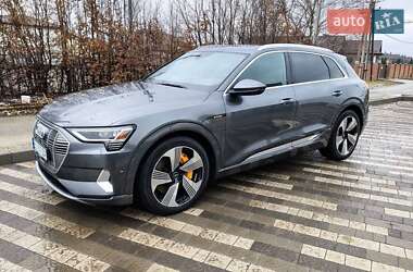 Внедорожник / Кроссовер Audi e-tron 2019 в 