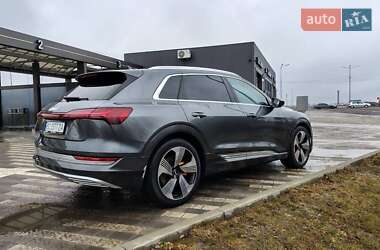 Внедорожник / Кроссовер Audi e-tron 2019 в 