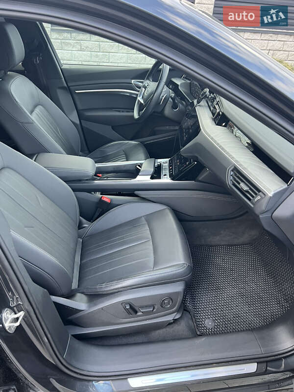 Внедорожник / Кроссовер Audi e-tron 2021 в Буковеле