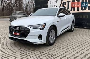 Внедорожник / Кроссовер Audi e-tron 2021 в 