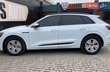 Внедорожник / Кроссовер Audi e-tron 2021 в 