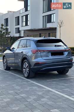 Позашляховик / Кросовер Audi e-tron 2023 в 