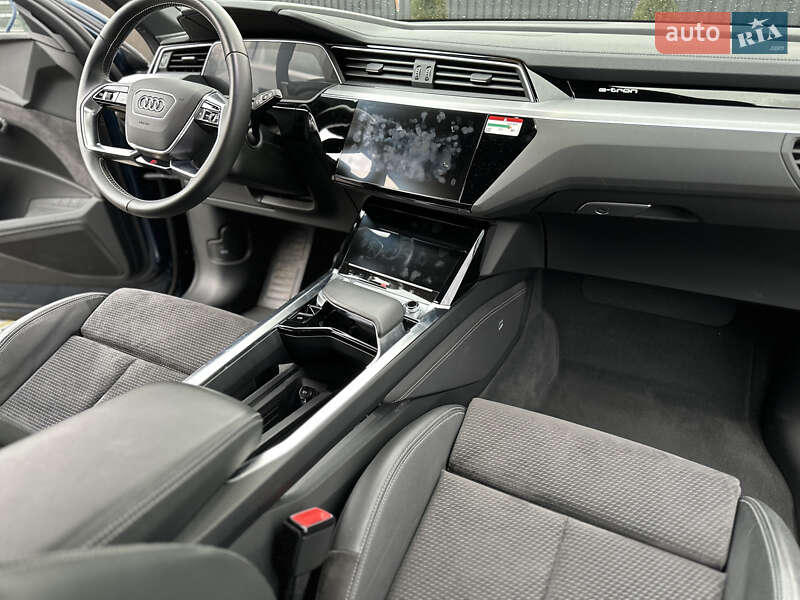 Внедорожник / Кроссовер Audi e-tron 2019 в Иршаве