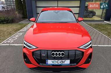 Позашляховик / Кросовер Audi e-tron 2021 в 