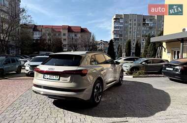 Внедорожник / Кроссовер Audi e-tron 2021 в 