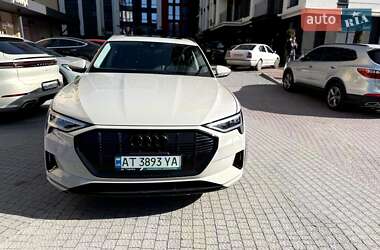 Внедорожник / Кроссовер Audi e-tron 2021 в 