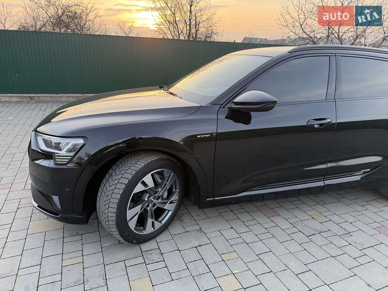Позашляховик / Кросовер Audi e-tron 2020 в Надвірній