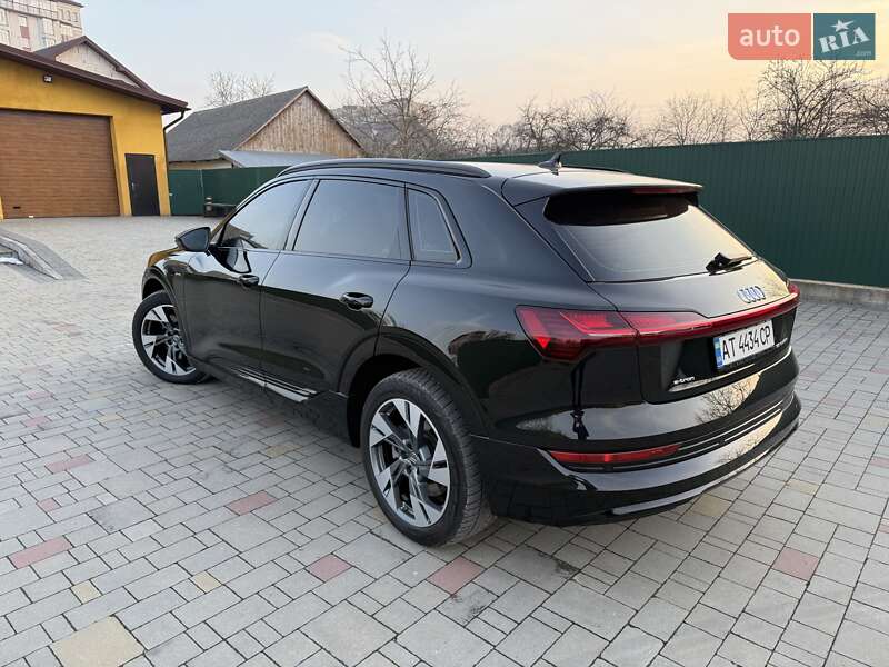 Позашляховик / Кросовер Audi e-tron 2020 в Надвірній