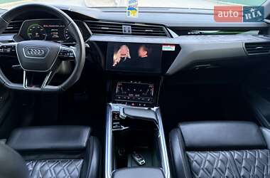 Внедорожник / Кроссовер Audi e-tron 2020 в 