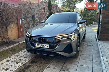 Внедорожник / Кроссовер Audi e-tron 2021 в 