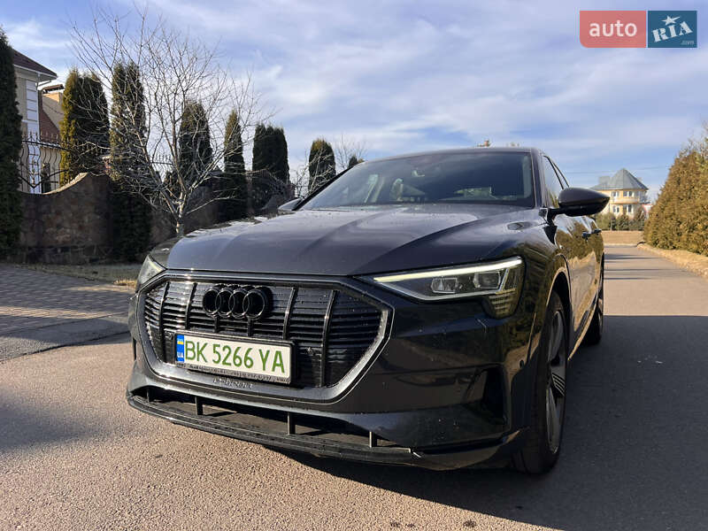 Внедорожник / Кроссовер Audi e-tron 2021 в Ровно