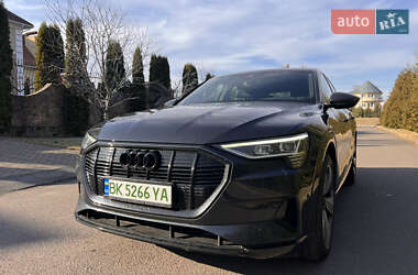 Внедорожник / Кроссовер Audi e-tron 2021 в Ровно