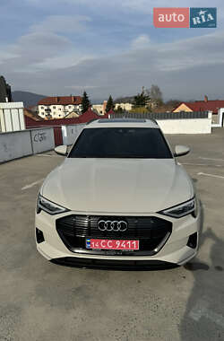 Внедорожник / Кроссовер Audi e-tron 2020 в 