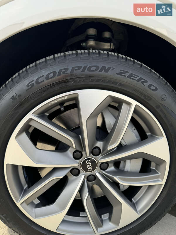 Внедорожник / Кроссовер Audi e-tron 2020 в Мукачево
