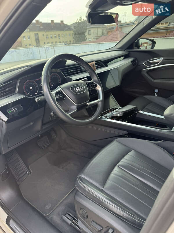 Внедорожник / Кроссовер Audi e-tron 2020 в Мукачево