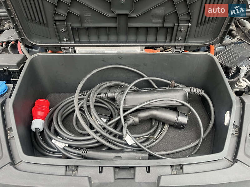 Внедорожник / Кроссовер Audi e-tron 2019 в Стрые