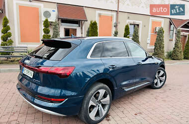Внедорожник / Кроссовер Audi e-tron 2019 в 
