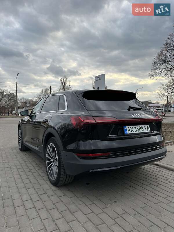 Внедорожник / Кроссовер Audi e-tron 2021 в Киеве