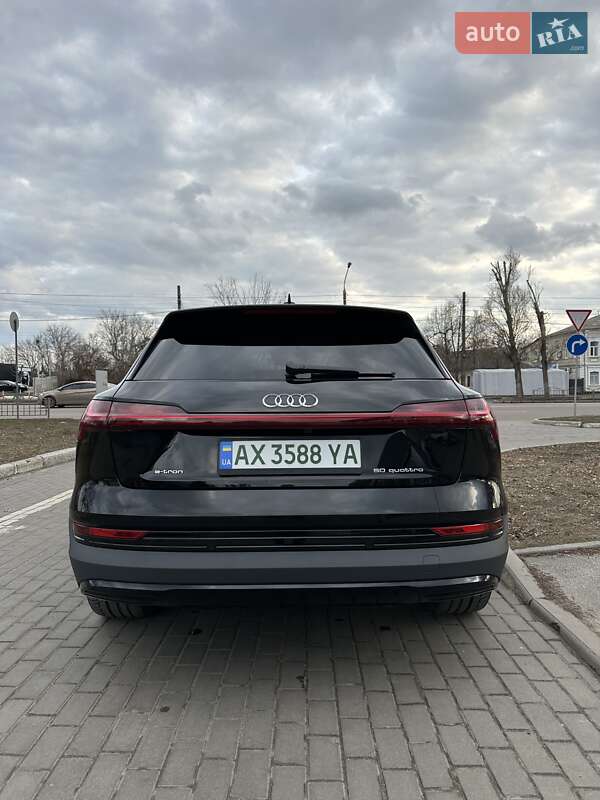 Внедорожник / Кроссовер Audi e-tron 2021 в Киеве