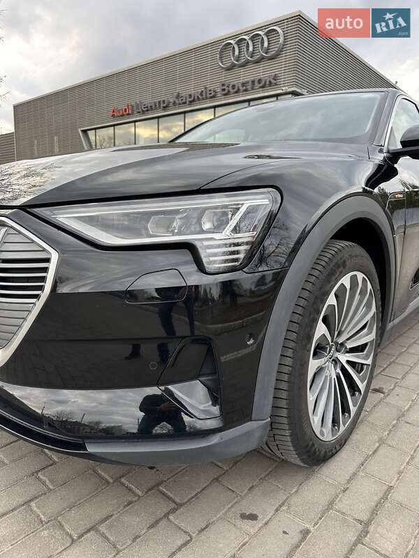 Внедорожник / Кроссовер Audi e-tron 2021 в Киеве