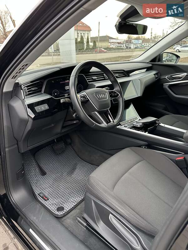 Внедорожник / Кроссовер Audi e-tron 2021 в Киеве