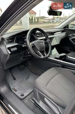 Внедорожник / Кроссовер Audi e-tron 2021 в 