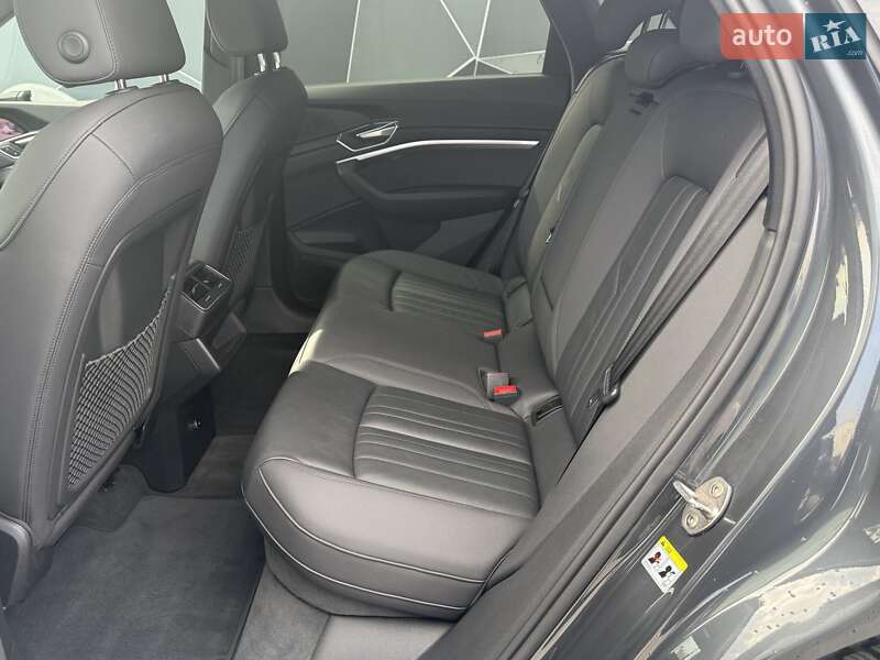 Внедорожник / Кроссовер Audi e-tron 2019 в Луцке фото 27 Внедорожник / Кроссовер Audi e-tron 2019 в Луцке