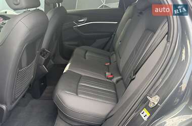 Позашляховик / Кросовер Audi e-tron 2019 в 