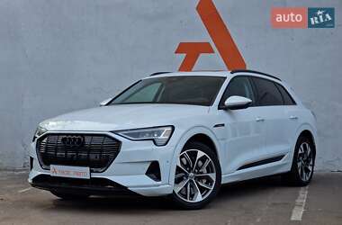 Внедорожник / Кроссовер Audi e-tron 2020 в 