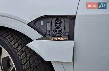 Внедорожник / Кроссовер Audi e-tron 2020 в 
