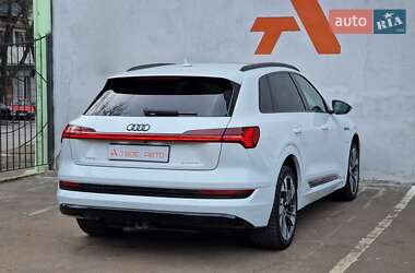 Внедорожник / Кроссовер Audi e-tron 2020 в 