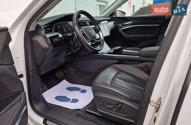 Внедорожник / Кроссовер Audi e-tron 2020 в 