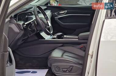 Внедорожник / Кроссовер Audi e-tron 2020 в 