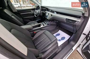 Внедорожник / Кроссовер Audi e-tron 2020 в 