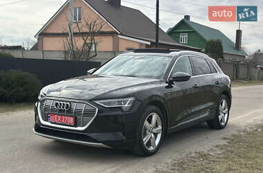 Позашляховик / Кросовер Audi e-tron 2020 в 