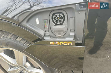 Позашляховик / Кросовер Audi e-tron 2020 в 
