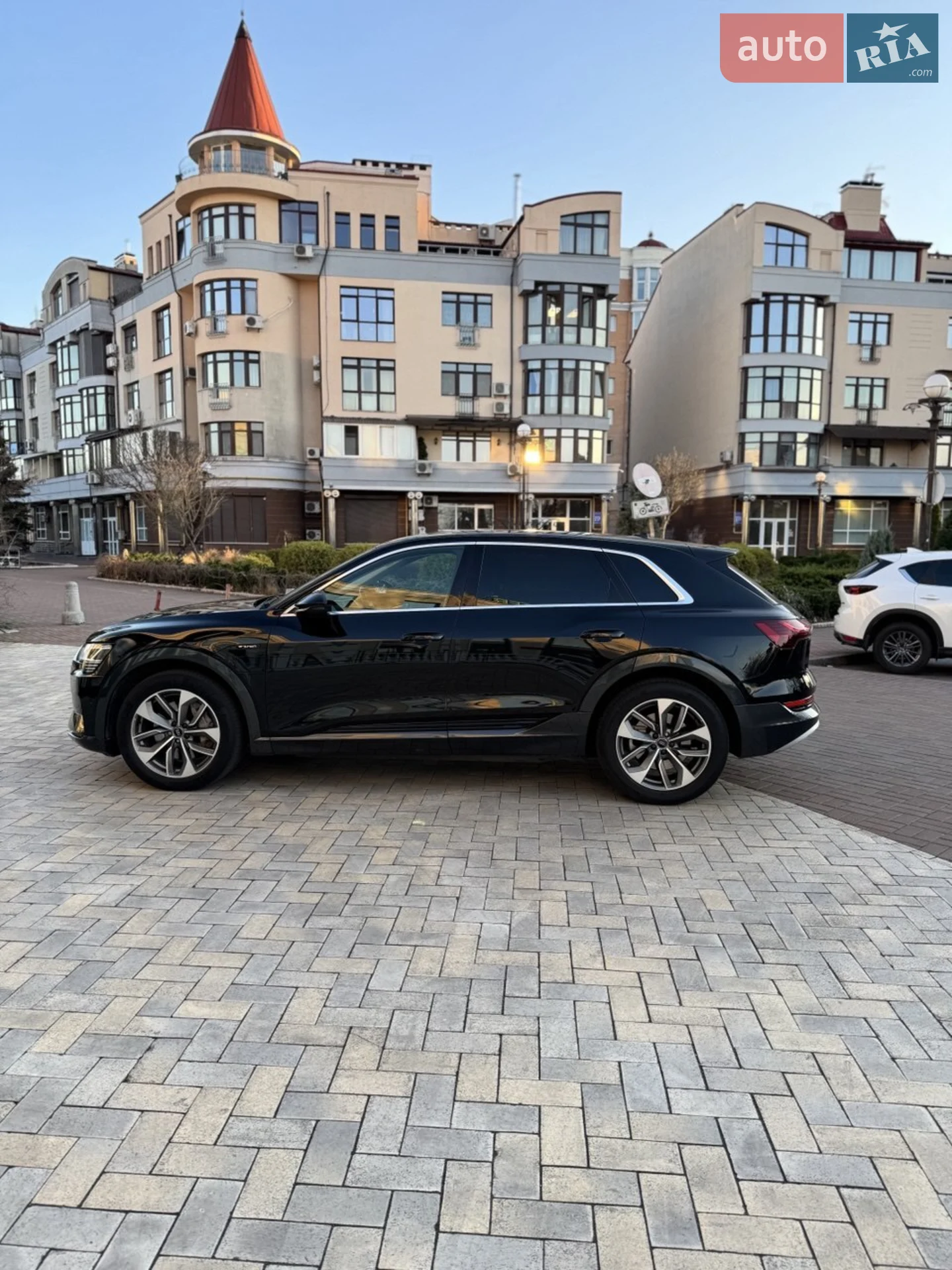 2019 Audi e-tron - мініатюра 8