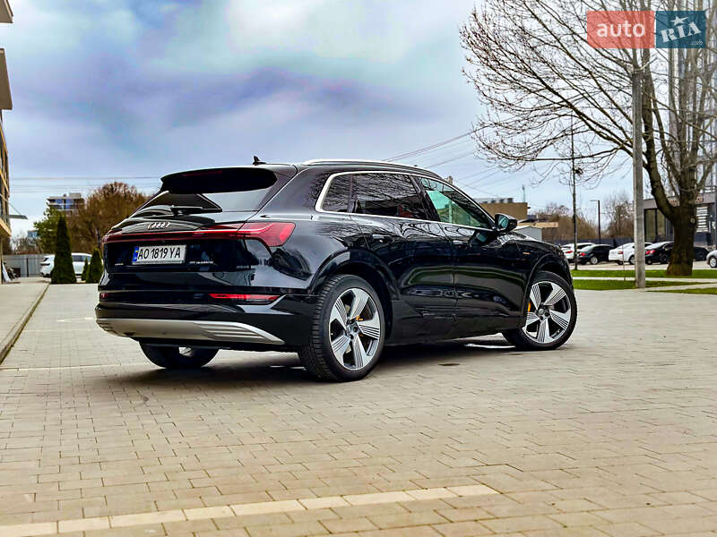Внедорожник / Кроссовер Audi e-tron 2019 в Ужгороде